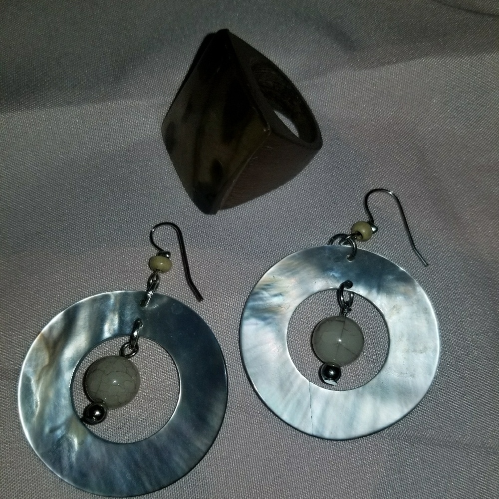 Jewelry Set Earrings and wooden ring